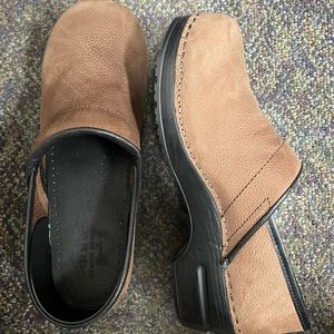 Sanita Women’s Clogs - Matte Brown